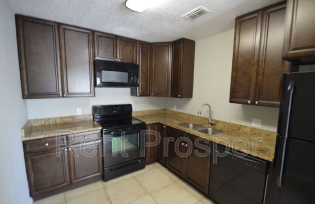 4184 Versailles Dr - 4184 Versailles Drive, Orlando, FL 32808