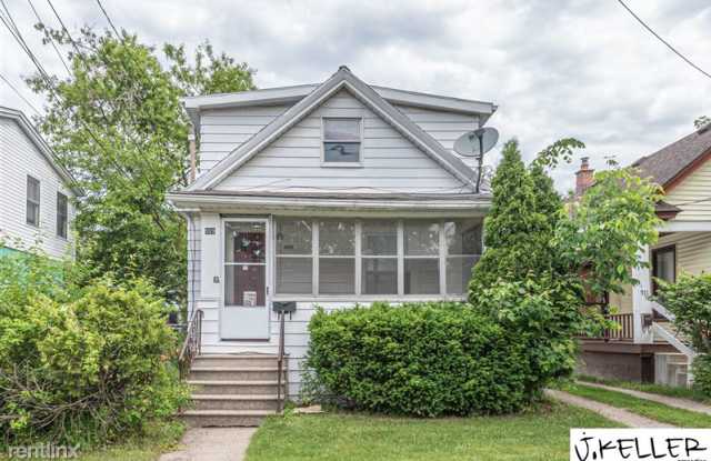 909 Woodlawn Avenue - 909 Woodlawn Avenue, Ann Arbor, MI 48104