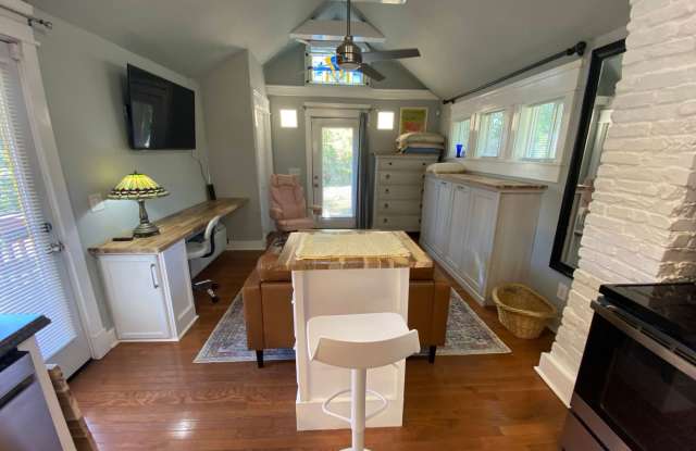 Furnished Tiny House! Gallery 4