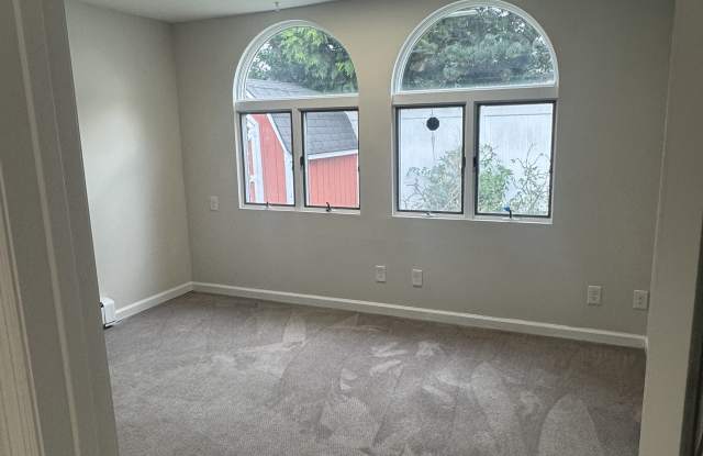 253 East Meadow Avenue Gallery 1