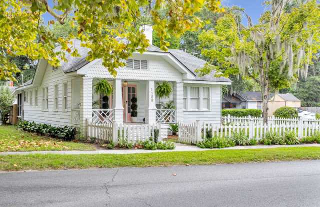 Completely Renovated Charming - 3 bedroom 2 bathroom home - 1108 Bonventure Rd, Savannah GA photos photos