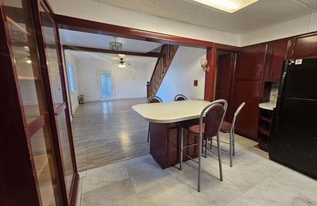 423 W Lackawanna Avenue photos photos