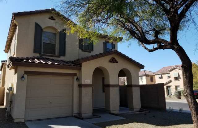 Fully Updated Laveen Home | Modern Living + Prime 202 Access Gallery 1