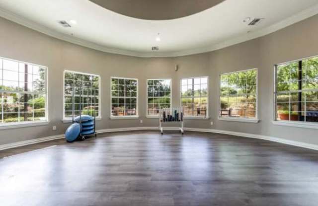 24377 Wilderness Oak Gallery 1