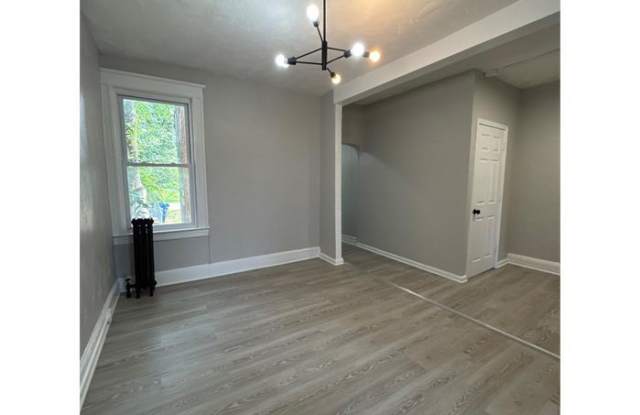 2800 West Cold Spring Lane Gallery 4