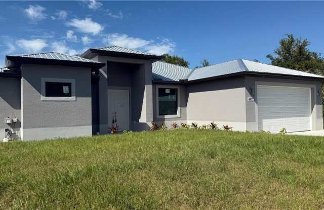 6137 Higgins Avenue photos photos