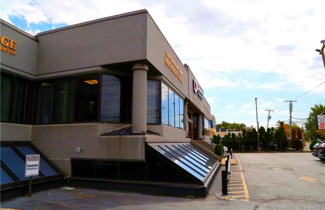 1911 Richmond Avenue Gallery 2