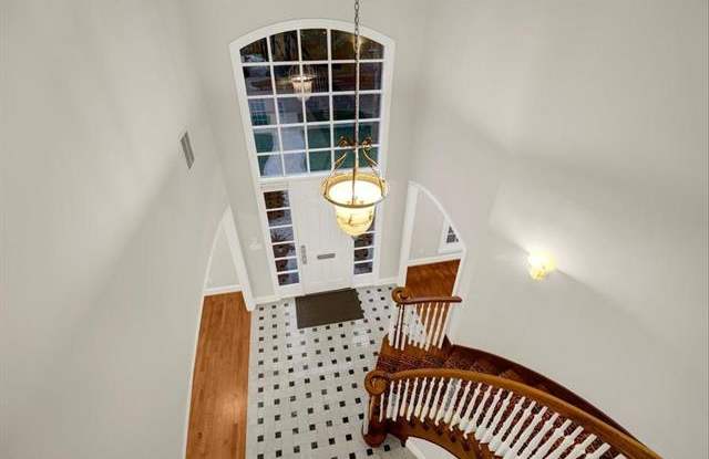 4587 Belfort Avenue Gallery 4