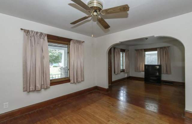 Welcome Home: Stunning 3-Bedroom Single-Family Residence Gallery 3
