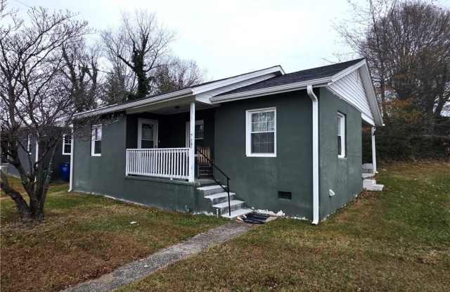902 N South Street - 902 North South Street, Mount Airy, NC 27030