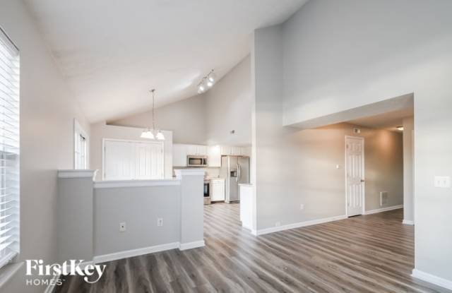15556 Bethesda Circle Gallery 4