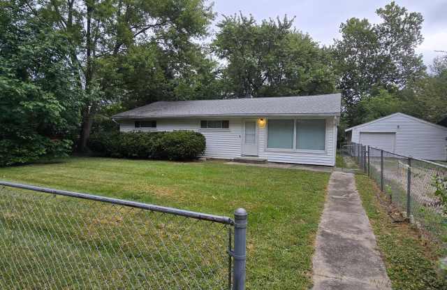 3 Bed/1.5 Bath - Large fenced in yard! photos photos
