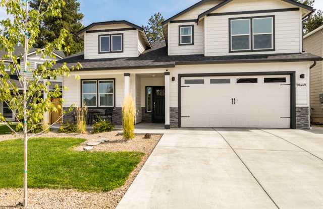 Spacious 4 Bedroom Gem with Private Backyard  Prime Location! photos photos