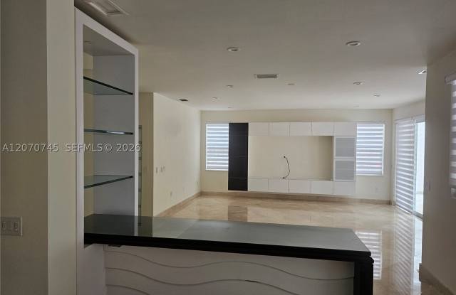 4501 NW 93rd Doral Ct Gallery 3