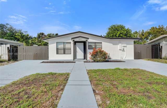1960 SW 68th Way - 1960 Southwest 68th Way, Miramar, FL 33023