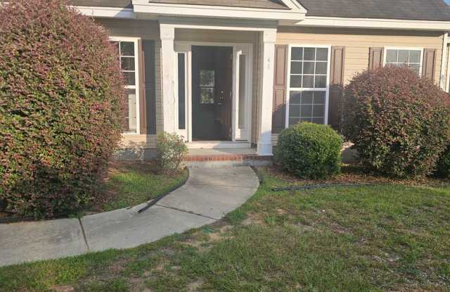 Spacious 5 Bedroom Beauty in NE Columbia – Modern Updates & Ideal Location! photos photos