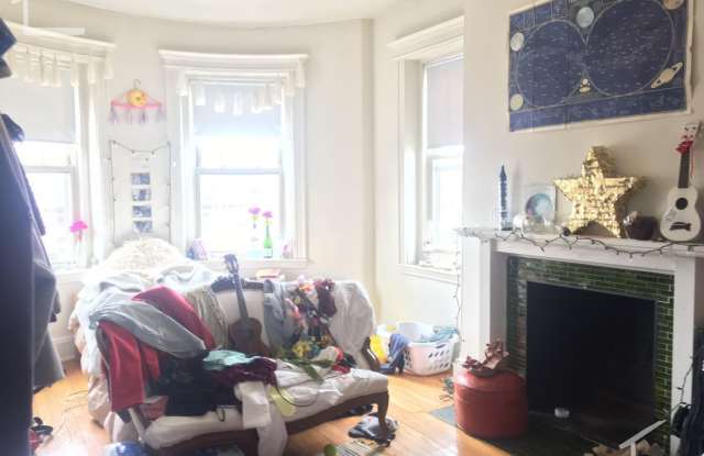 1 Bed 1 Bath available 9/1 photos photos