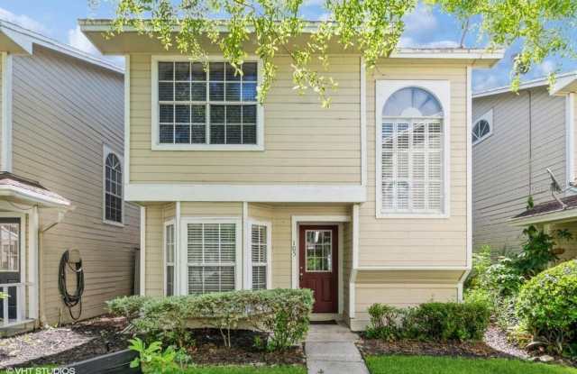 3 Beds 2.5 Baths Townhouse - 6000 Scotchwood Glen, Orlando, FL 32822