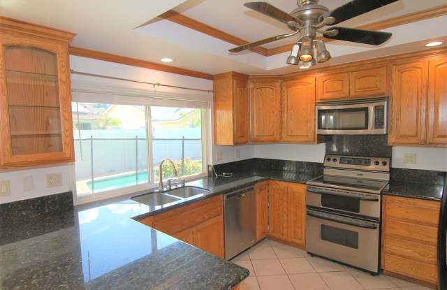 Beautiful 3-Bedroom Home with Pool, Spa  3-Car Garage in Orange photos photos