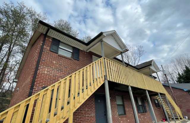 2 Bedroom Utilities INCLUDED photos photos