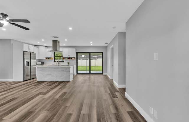 2056 PARK Place Gallery 3