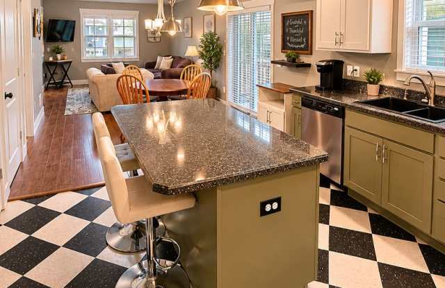 Fully Furnished Josephine Crossing Home – All Utilities Included Gallery 1