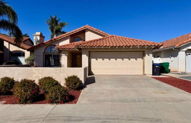 For a limited time only, enjoy 15 DAYS FREE RENT when you lease today! Charming 3 bedroom 2 Bathroom Murrieta home for LEASE! - 40145 Ravenwood Drive, Murrieta, CA 92562