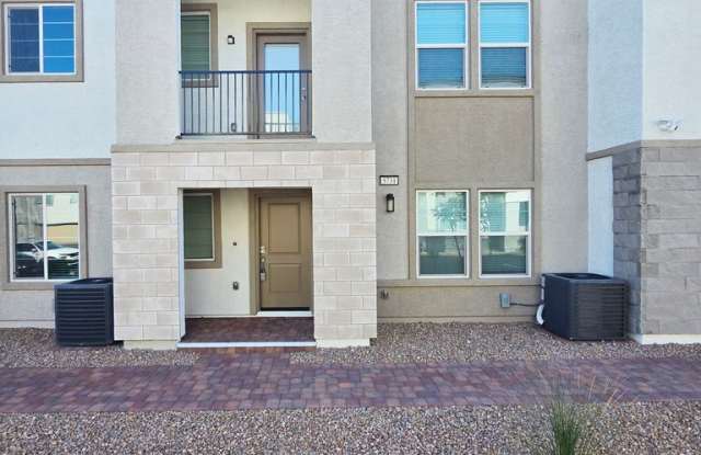 Brand-New Beazer Townhome with Rooftop Deck & Mountain Views photos photos