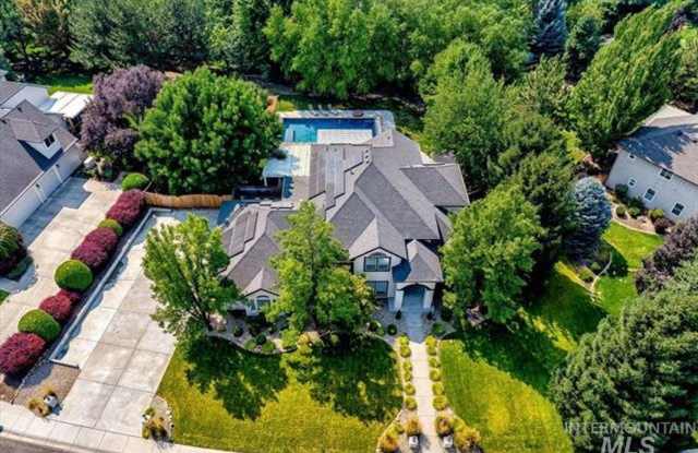 Luxury Home with Pool in the Heart of Eagle | 2 Primary Suites | ½ Acre photos photos