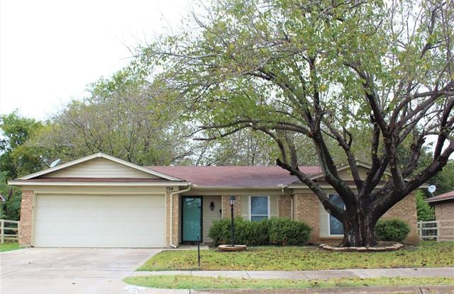 724 Sue Ann Lane - 724 Sue Ann Lane, Burleson, TX 76028