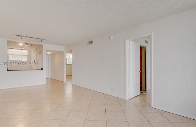 114 Lake Emerald Dr Gallery 4