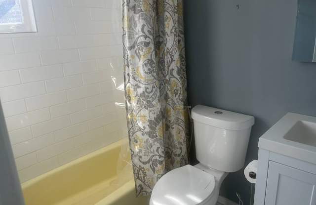 45-40 220 Place Gallery 3