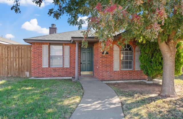 Update 2 bedroom - 1103 Liberty Avenue, Lubbock, TX 79416