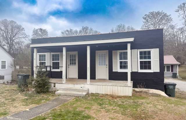1-Bedroom Single-Level Duplex with Yard in Sparta, TN photos photos