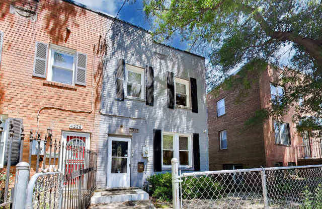 Beautiful- 3Bed/2Bath Townhome! photos photos