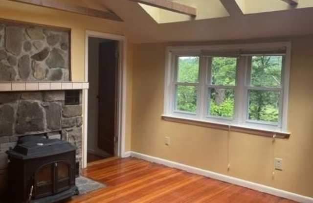 42 Underhill Trail Gallery 4