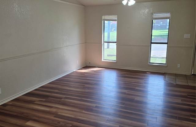 1014 Harbor Lakes Drive Gallery 2