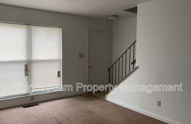 961 Taylorsview Dr photos photos