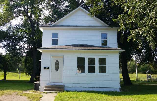 Remodeled 3-Bedroom Home with Spacious Yard in Valley City Gallery 3