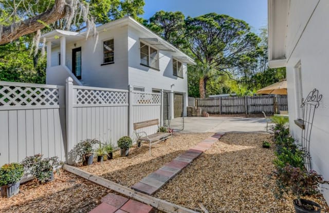 755 1/2 ALAMANDA WAY S - 755 1/2 Alamanda Way S, St. Petersburg, FL 33705