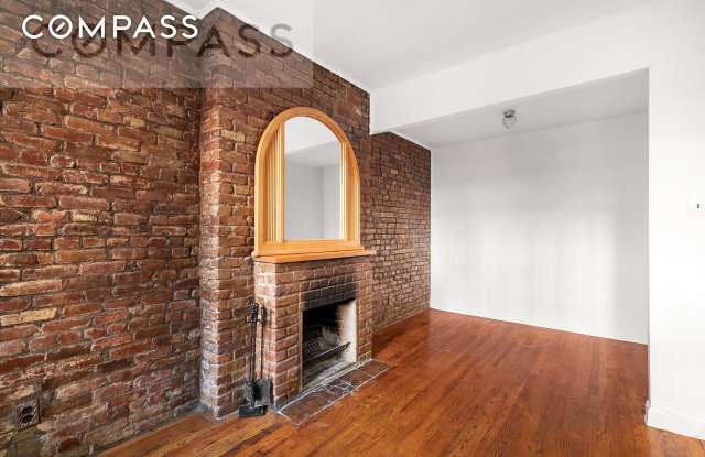 86 Horatio Street Gallery 4