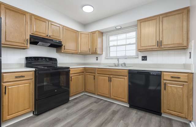 7402 6 Mile Lane - 9 photos photos