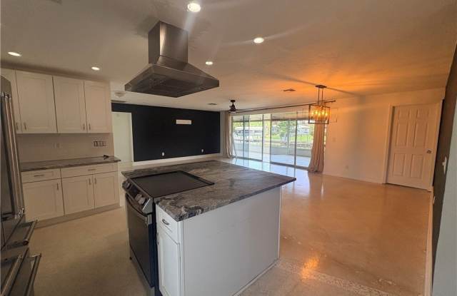 5108 Manor Court Gallery 3
