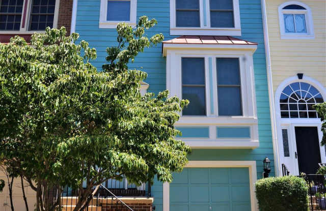 218 TOWN BRANCH TERRACE SW - 218 Town Branch Terrace Southwest, Leesburg, VA 20175
