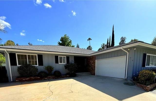 22216 Del Valle Street photos photos