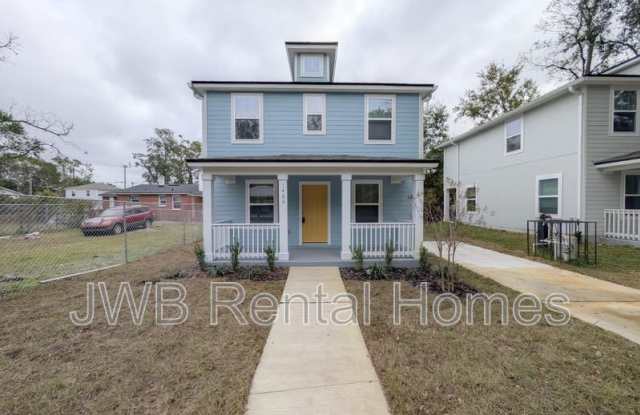 1466 Mason Ave photos photos