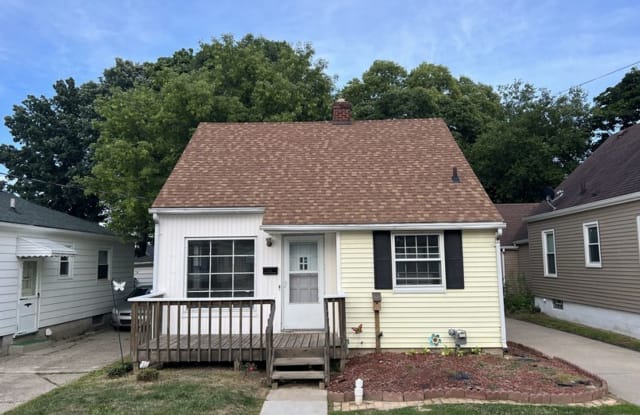 2115 Stirling Avenue - 2115 Stirling Avenue, Lansing, MI 48910