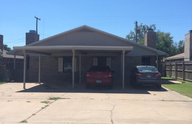 Duplex Convenient to South Loop 289 - 2027 South Loop 289, Lubbock, TX 79423