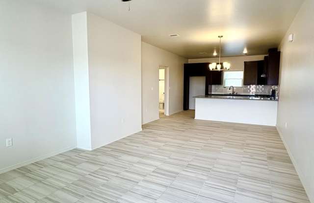 8912 Norton Street Gallery 2