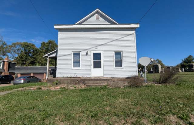 Welcome to this newly renovated, 4-bedroom, 1.5-bathroom home located in the charming town of Hartville Gallery 3